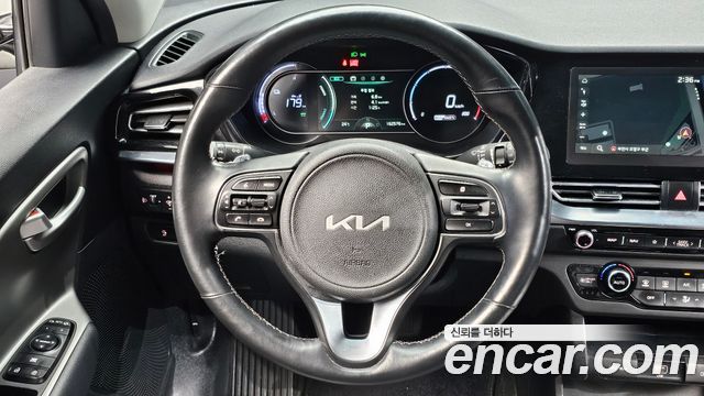 Kia Niro 2023 — photo 13