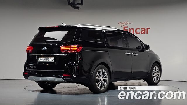 Kia Canival 2020 — photo 2
