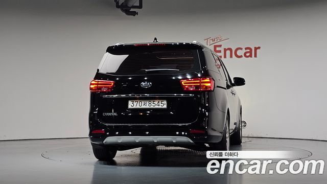 Kia Canival 2020 — photo 4