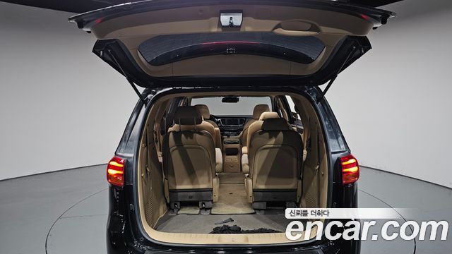 Kia Canival 2020 — photo 26
