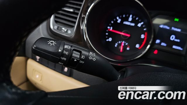 Kia Canival 2020 — photo 27
