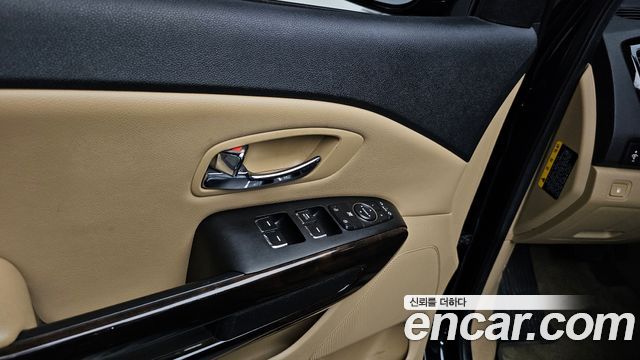 Kia Canival 2020 — photo 32