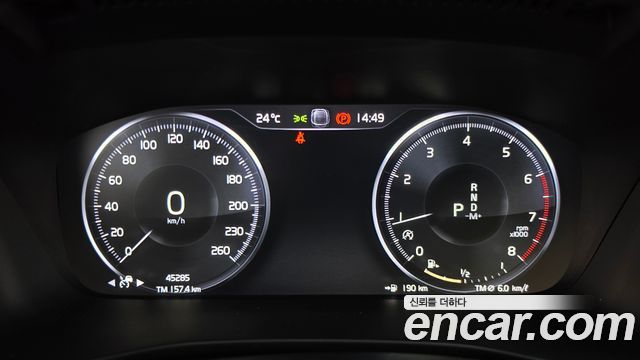 Volvo XC40 2019 — photo 11