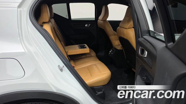 Volvo XC40 2019 — photo 17