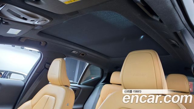 Volvo XC40 2019 — photo 24