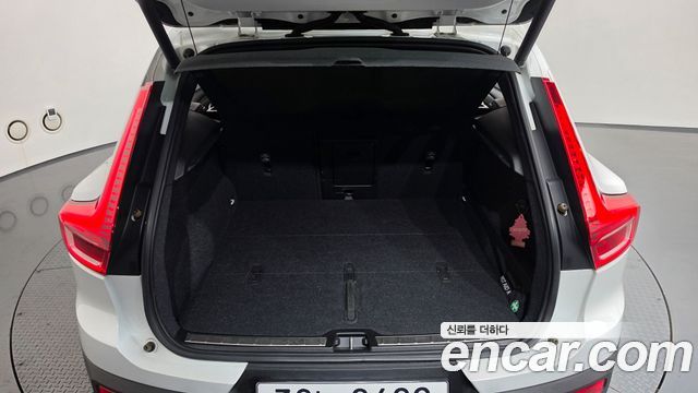 Volvo XC40 2019 — photo 27