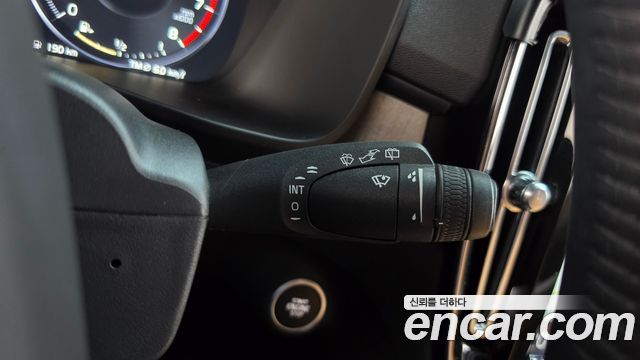Volvo XC40 2019 — photo 29