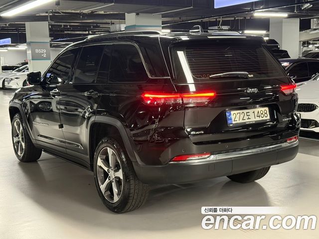 Jeep Cherokee 2023 — photo 3