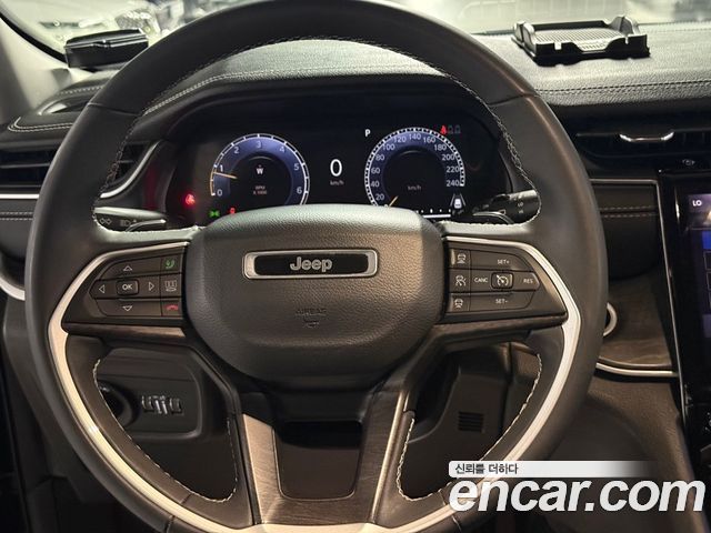 Jeep Cherokee 2023 — photo 7