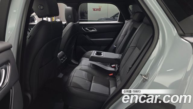 Land Rover Range Rover Velar 2026 — photo 4
