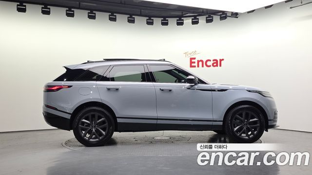 Land Rover Range Rover Velar 2026 — photo 5