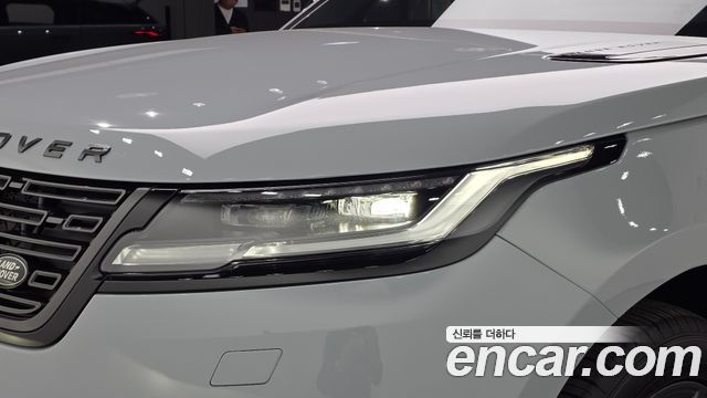 Land Rover Range Rover Velar 2026 — photo 17