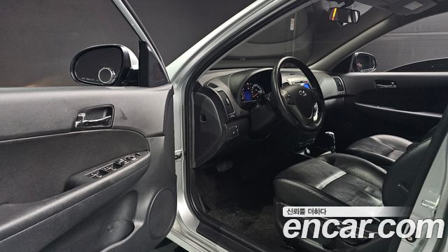 Hyundai i30 2008 — photo 13