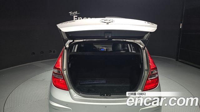 Hyundai i30 2008 — photo 26