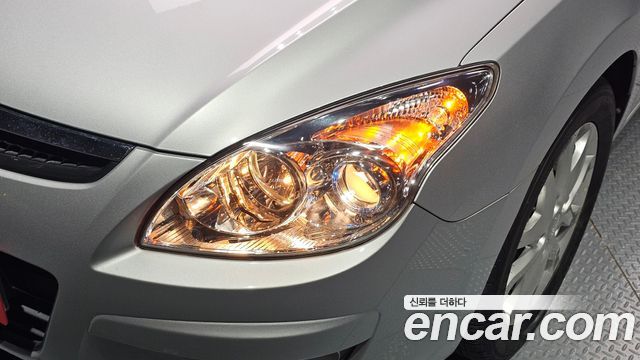 Hyundai i30 2008 — photo 8