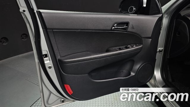Hyundai i30 2008 — photo 14