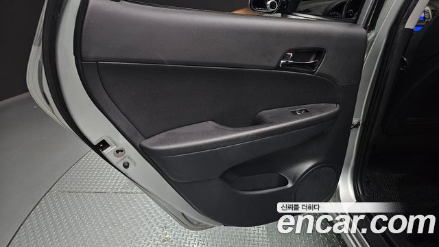 Hyundai i30 2008 — photo 15