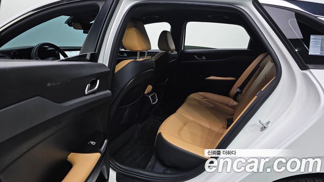 Kia K5 2021 — photo 11