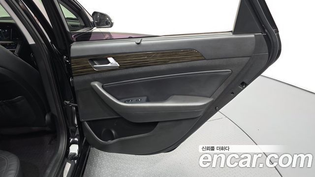 Hyundai Sonata 2017 — photo 15