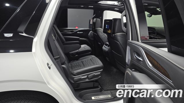 Cadillac Escalade 2024 — photo 17