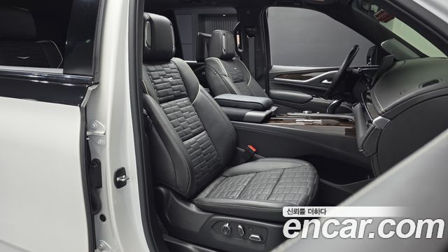 Cadillac Escalade 2024 — photo 16