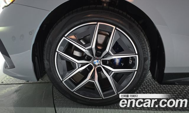 BMW 5-Series 2026 — photo 5