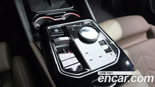 BMW 5-Series 2026 — photo 12