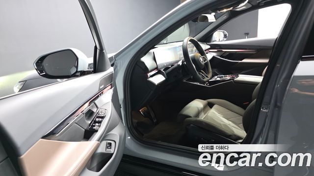 BMW 5-Series 2026 — photo 13