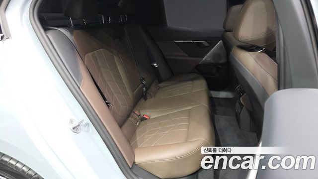BMW 5-Series 2026 — photo 18