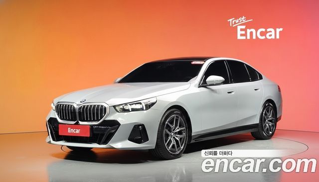 BMW 5-Series 2026 — photo 1