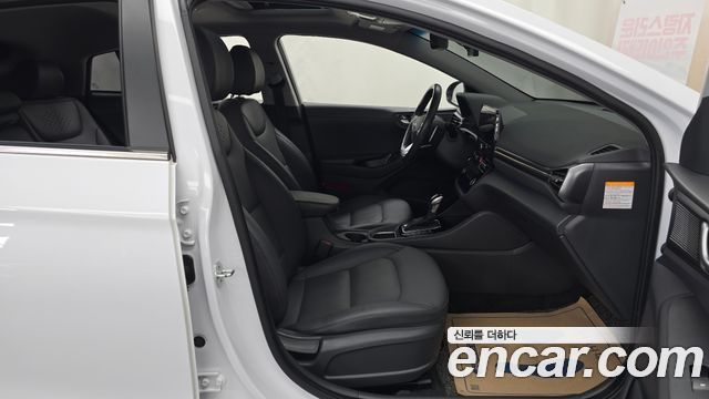 Hyundai Ioniq 2020 — photo 11