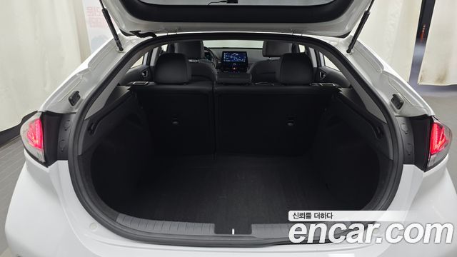Hyundai Ioniq 2020 — photo 20