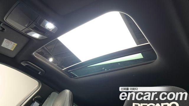 Hyundai Veloster 2022 — photo 21