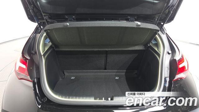 Hyundai Veloster 2022 — photo 22