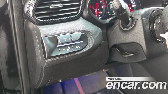 Hyundai Veloster 2022 — photo 25