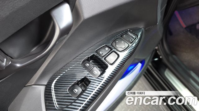 Hyundai Veloster 2022 — photo 28