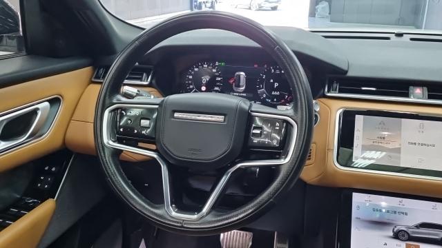 Land Rover Range Rover Velar 2021 — photo 9