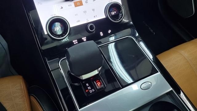 Land Rover Range Rover Velar 2021 — photo 12