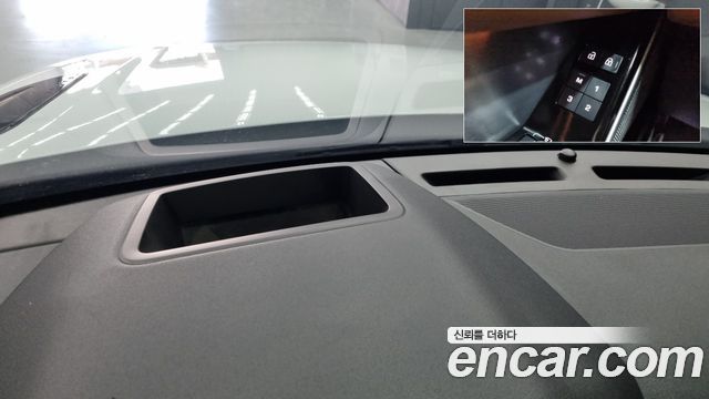 Land Rover Range Rover Velar 2021 — photo 13