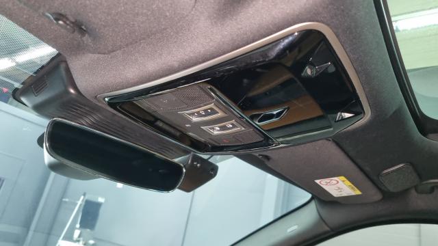 Land Rover Range Rover Velar 2021 — photo 15
