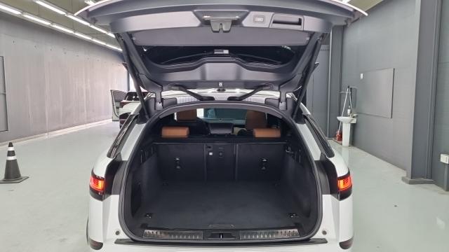 Land Rover Range Rover Velar 2021 — photo 16