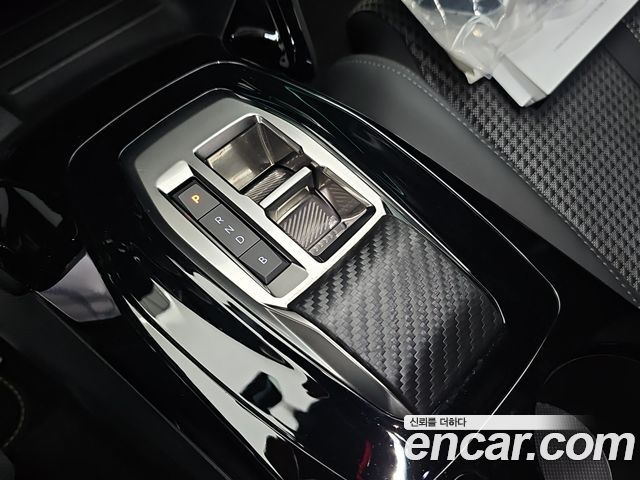 Peugeot 2008 2023 — photo 9
