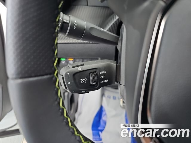 Peugeot 2008 2023 — photo 12