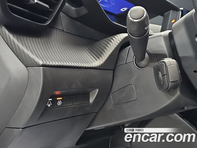 Peugeot 2008 2023 — photo 16