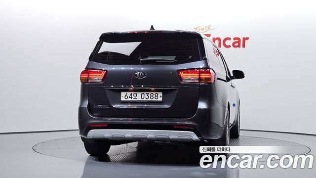 Kia Canival 2016 — photo 4
