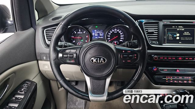 Kia Canival 2016 — photo 13