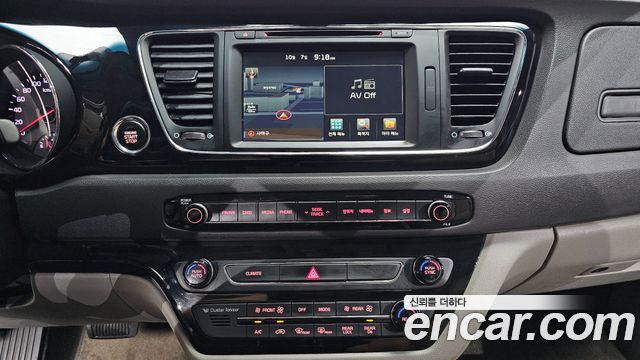Kia Canival 2016 — photo 14
