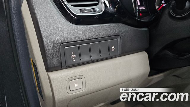 Kia Canival 2016 — photo 18