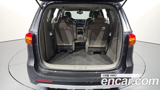 Kia Canival 2016 — photo 20