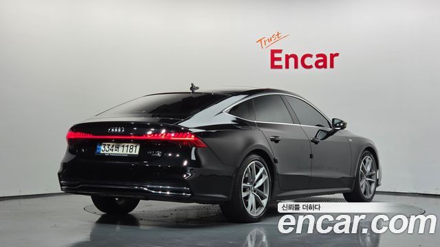 Audi A7 2020 — photo 2